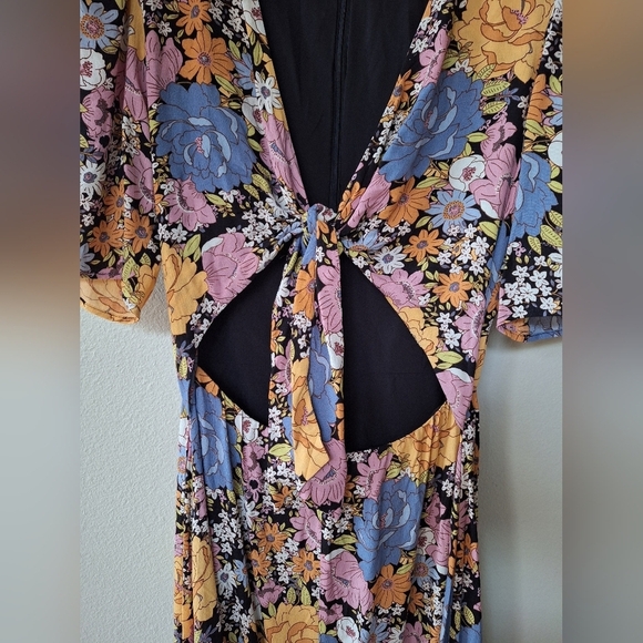 WAYF Womens Rosalind Floral Print Front Tie Midi Dress. Womens size S - Picture 4 of 9